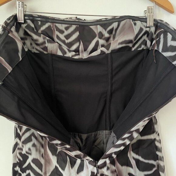 Hugo Boss Black and Gray Strapless Sheath Dress - Picture 11 of 16